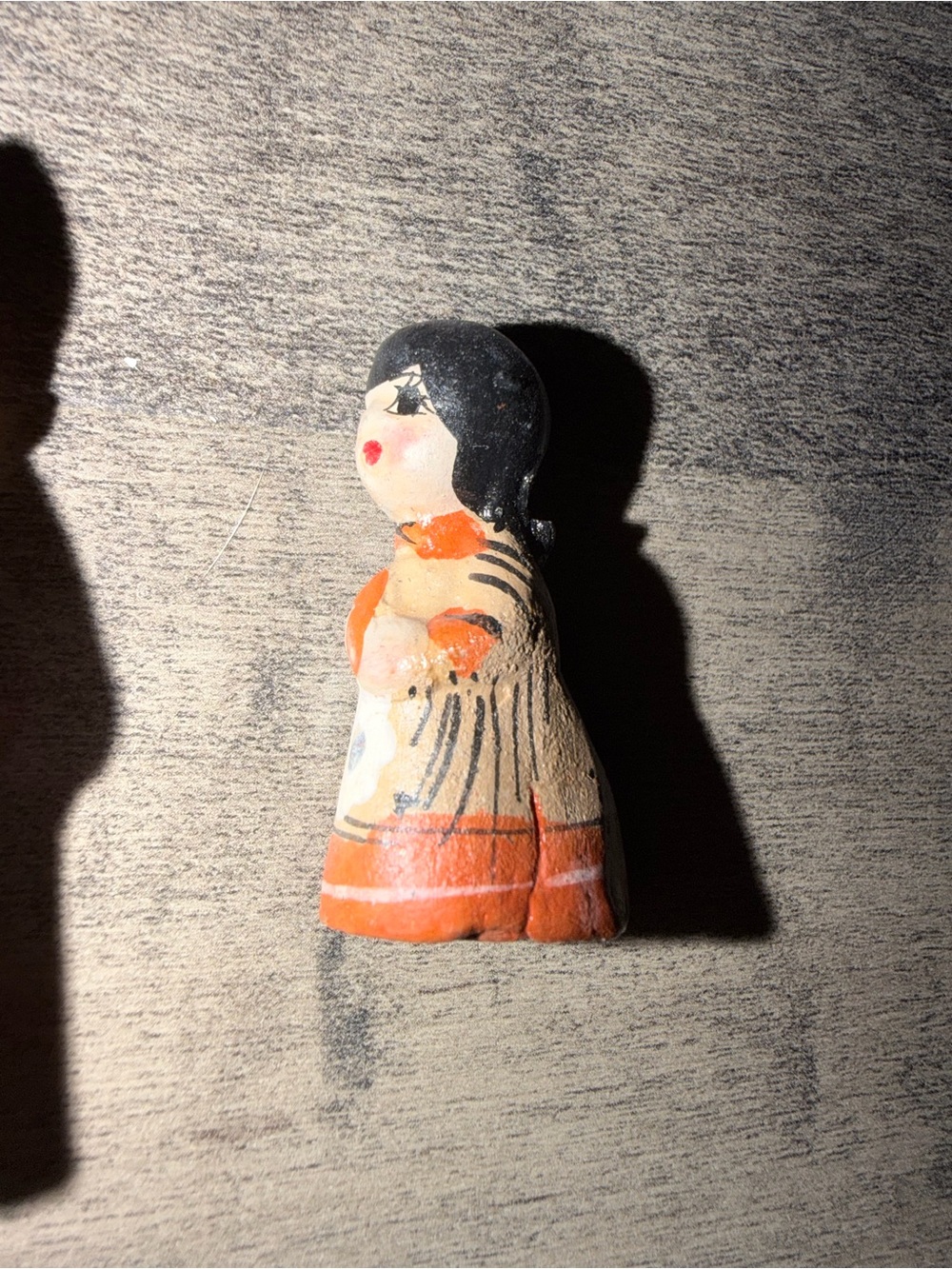 Vintage Mexican Hand-Painted tonala Figurine Set in Orange and Black - Picture 8 of 10